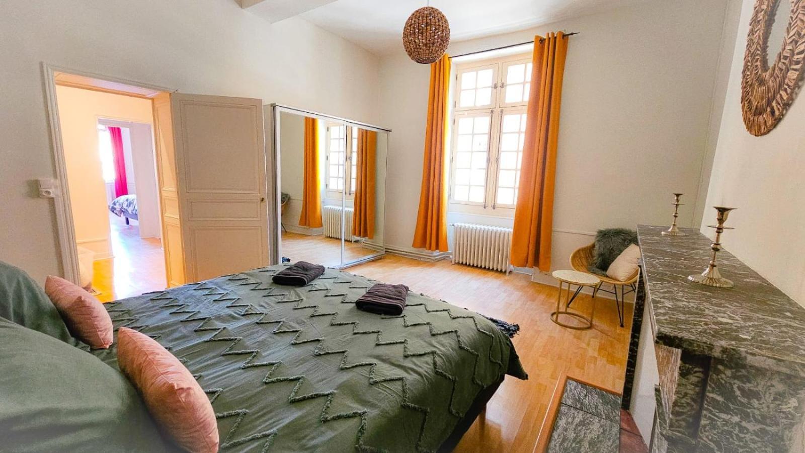 Grand Apt 130M2 Vue Place Ducale Charleville-Mézières Exterior foto