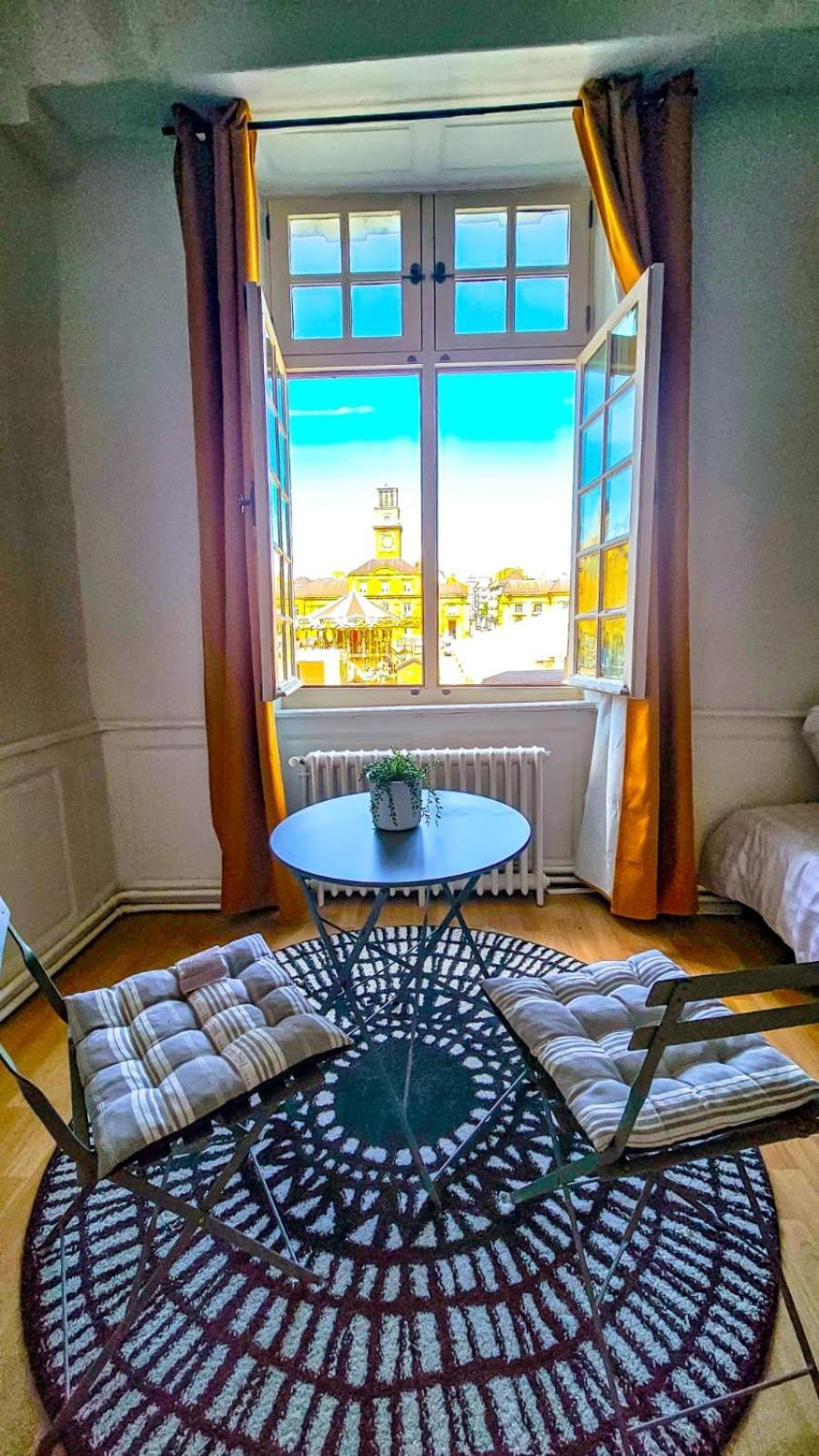 Grand Apt 130M2 Vue Place Ducale Charleville-Mézières Exterior foto